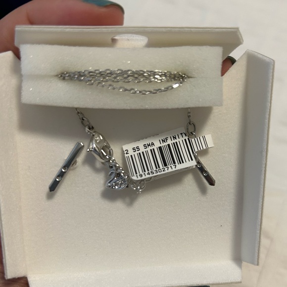 Swarovski infinity necklace - Picture 5 of 5